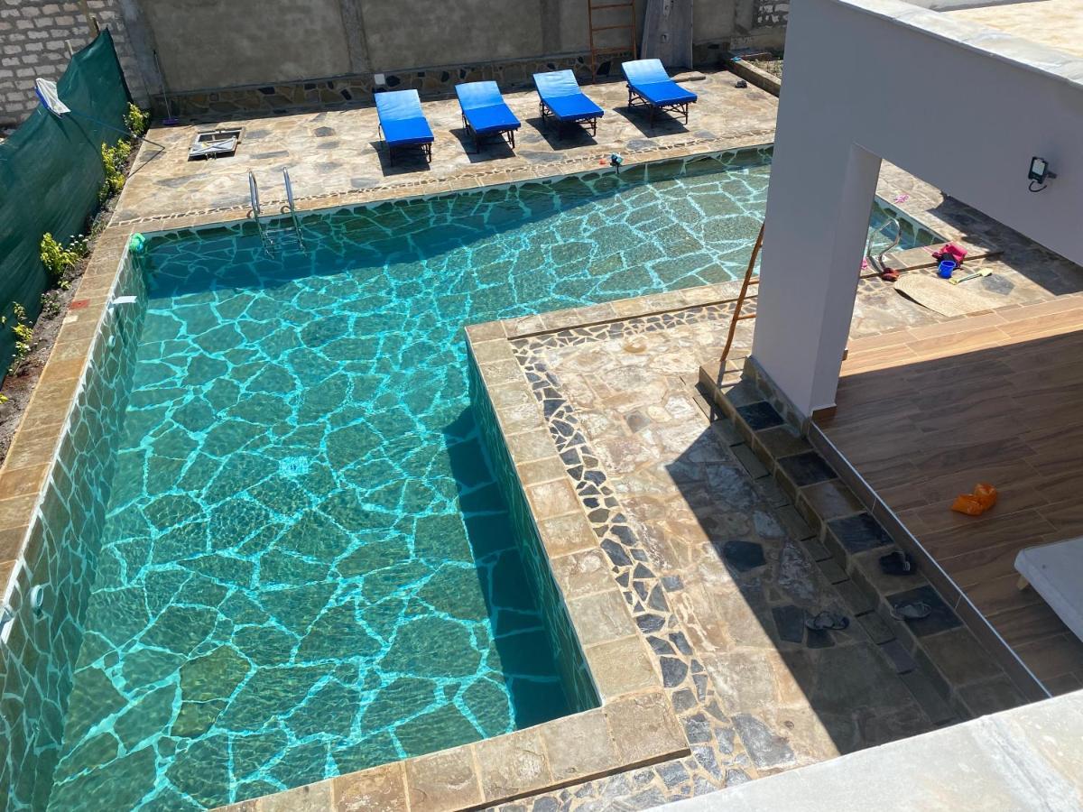 Private Backdoor Villa With Big Swimming Pool And Services Of Chef Included Diani Beach Buitenkant foto