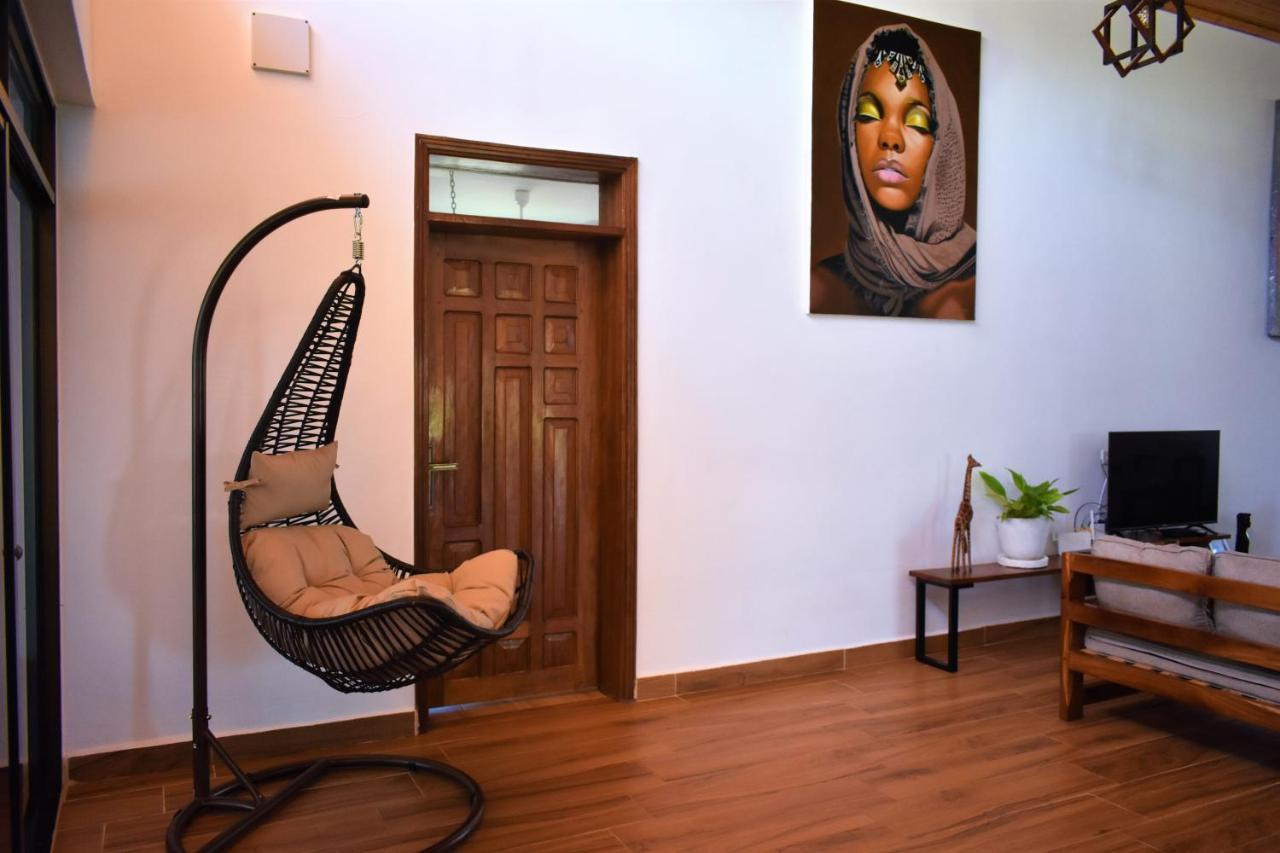 Private Backdoor Villa With Big Swimming Pool And Services Of Chef Included Diani Beach Buitenkant foto