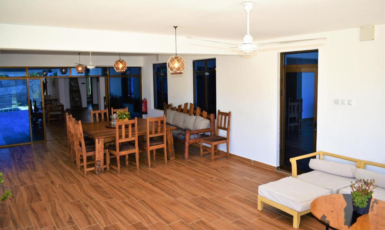Private Backdoor Villa With Big Swimming Pool And Services Of Chef Included Diani Beach Buitenkant foto