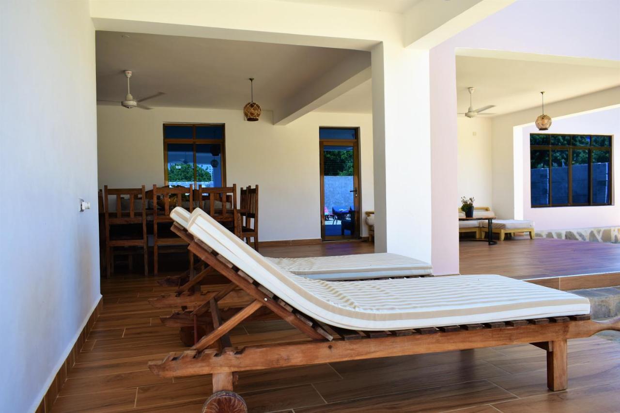 Private Backdoor Villa With Big Swimming Pool And Services Of Chef Included Diani Beach Buitenkant foto