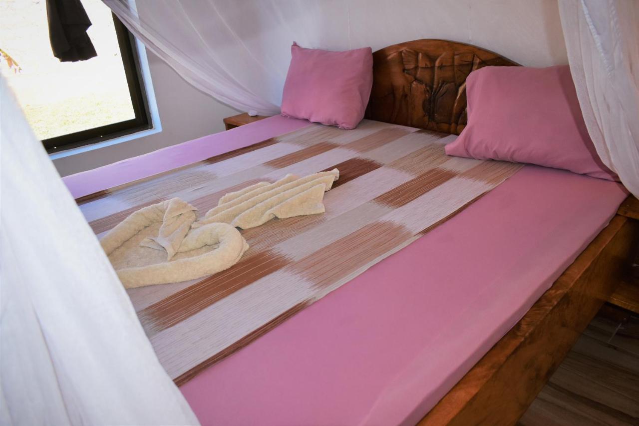 Private Backdoor Villa With Big Swimming Pool And Services Of Chef Included Diani Beach Buitenkant foto