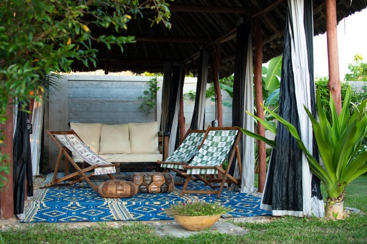 Private Backdoor Villa With Big Swimming Pool And Services Of Chef Included Diani Beach Buitenkant foto
