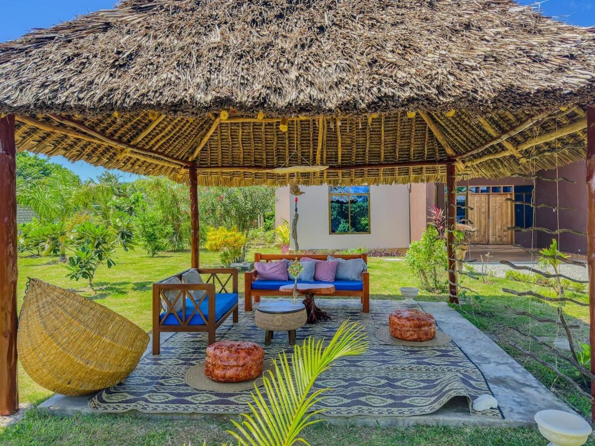 Private Backdoor Villa With Big Swimming Pool And Services Of Chef Included Diani Beach Buitenkant foto