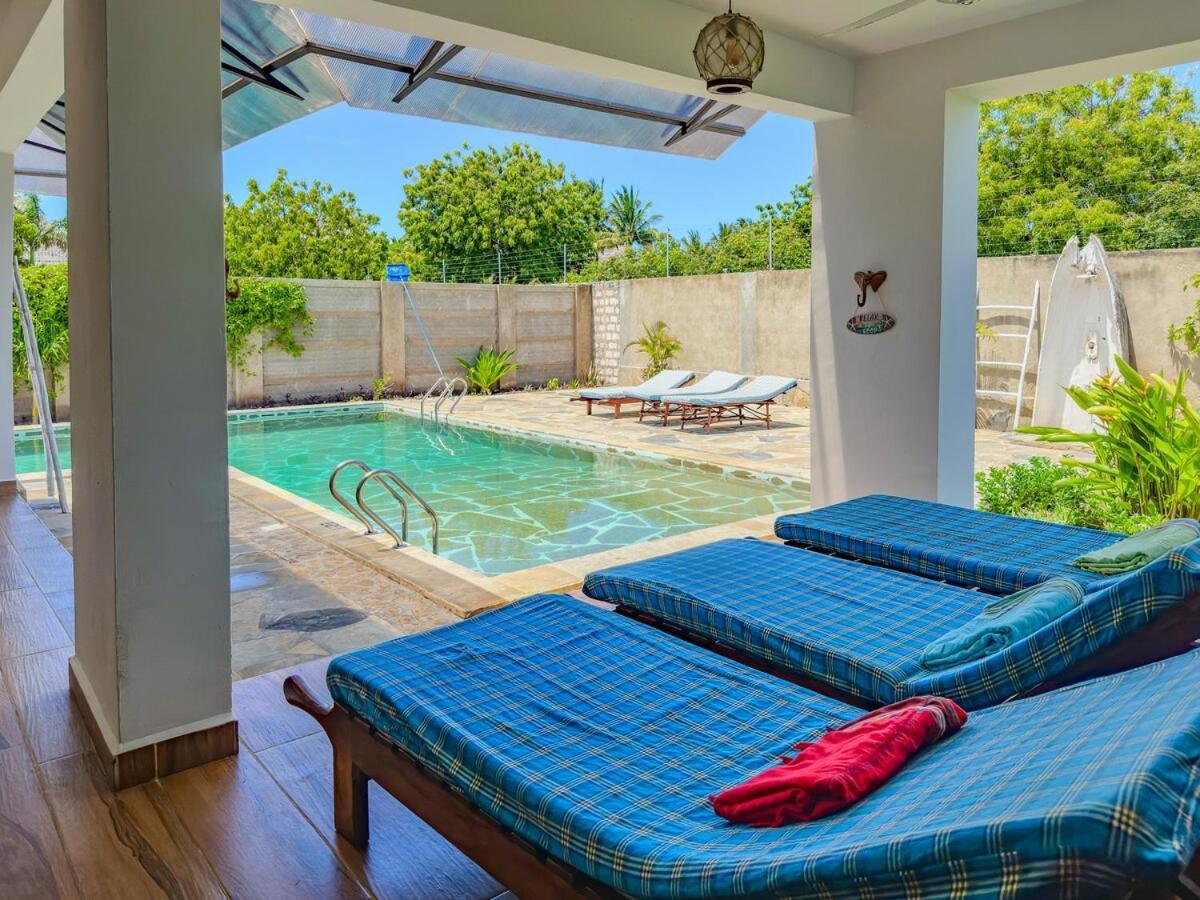 Private Backdoor Villa With Big Swimming Pool And Services Of Chef Included Diani Beach Buitenkant foto