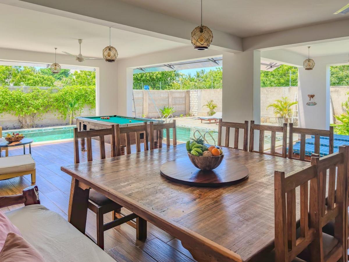 Private Backdoor Villa With Big Swimming Pool And Services Of Chef Included Diani Beach Buitenkant foto
