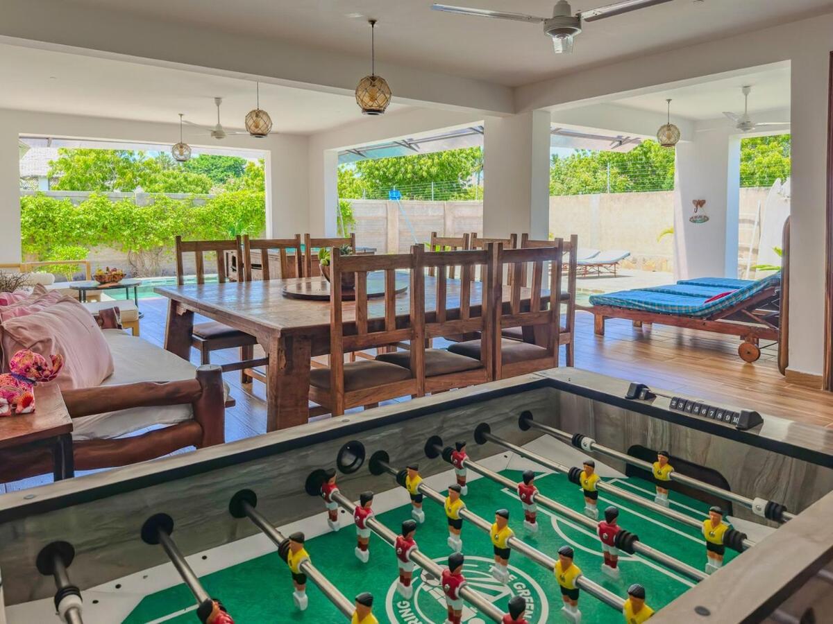 Private Backdoor Villa With Big Swimming Pool And Services Of Chef Included Diani Beach Buitenkant foto
