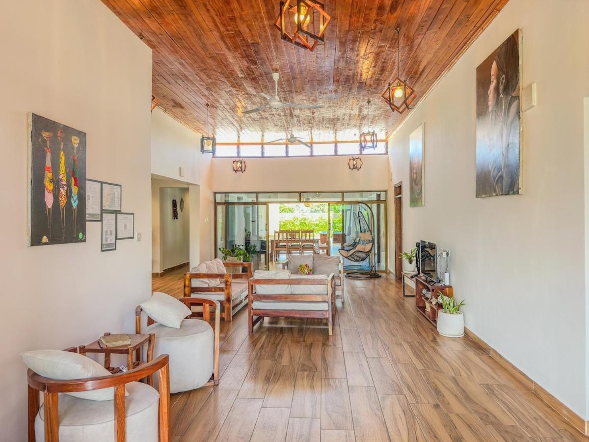 Private Backdoor Villa With Big Swimming Pool And Services Of Chef Included Diani Beach Buitenkant foto